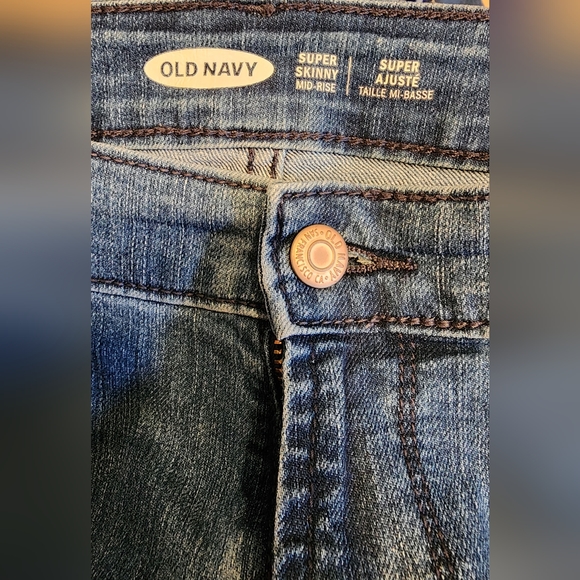 Old Navy Super Skinny Jeans - Picture 2 of 6